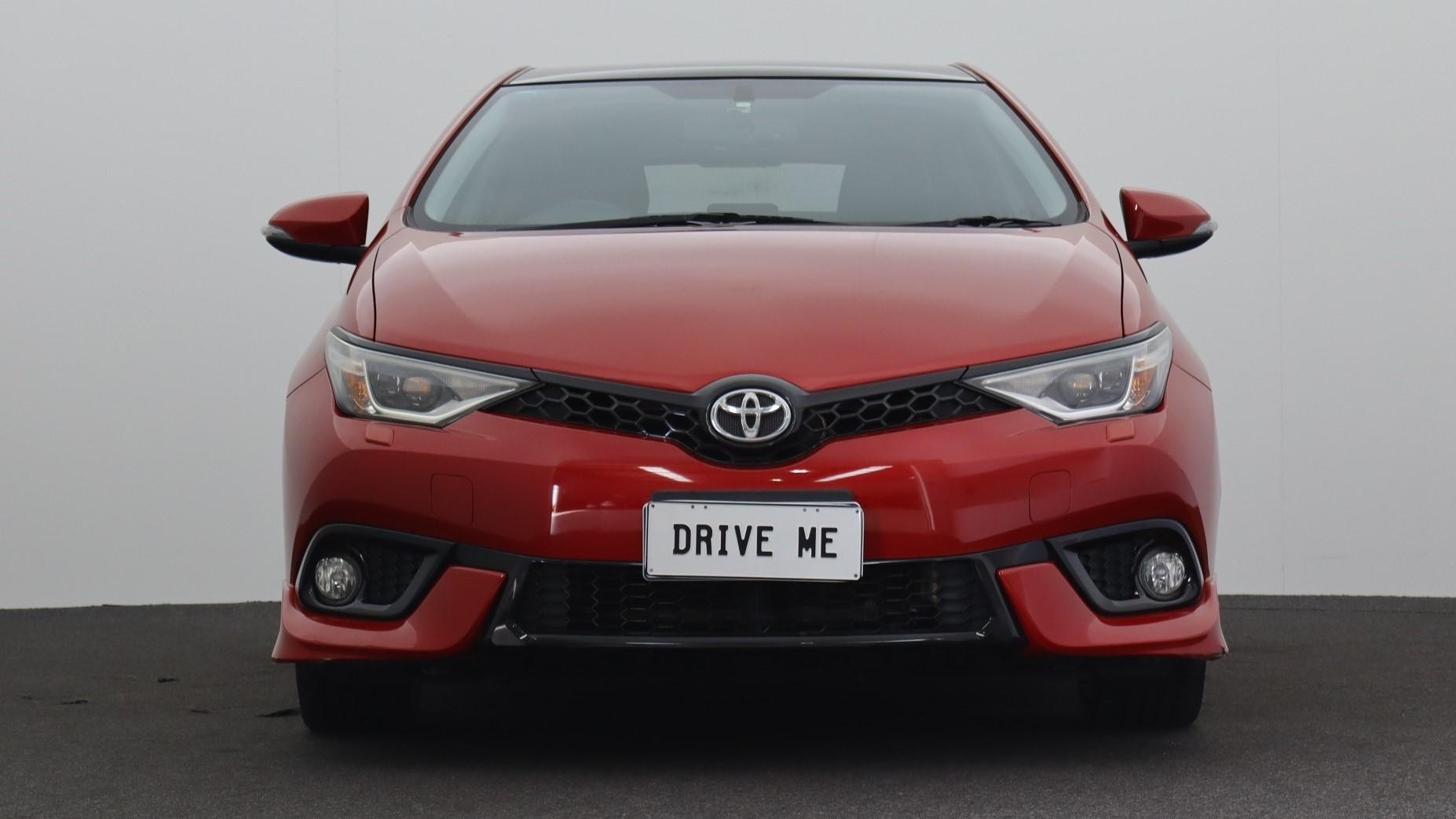 Toyota Corolla image 2