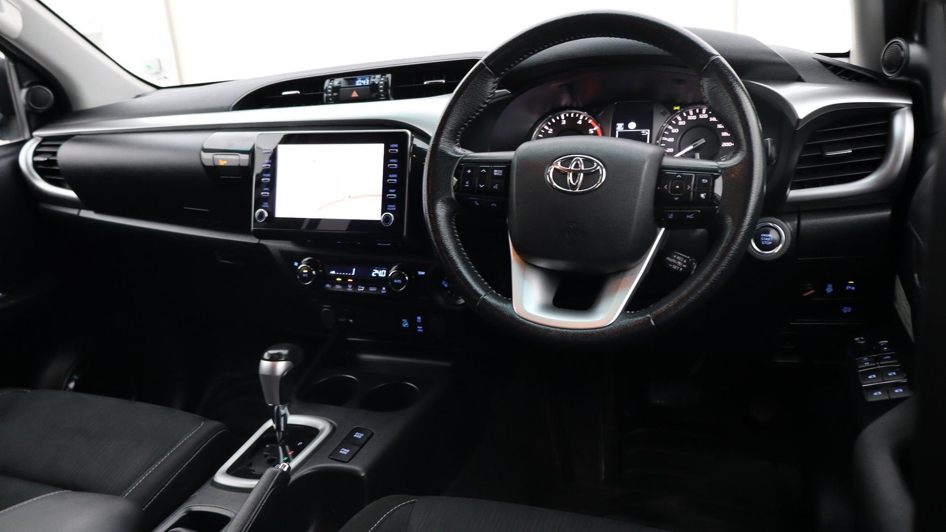 Toyota Hilux image 4