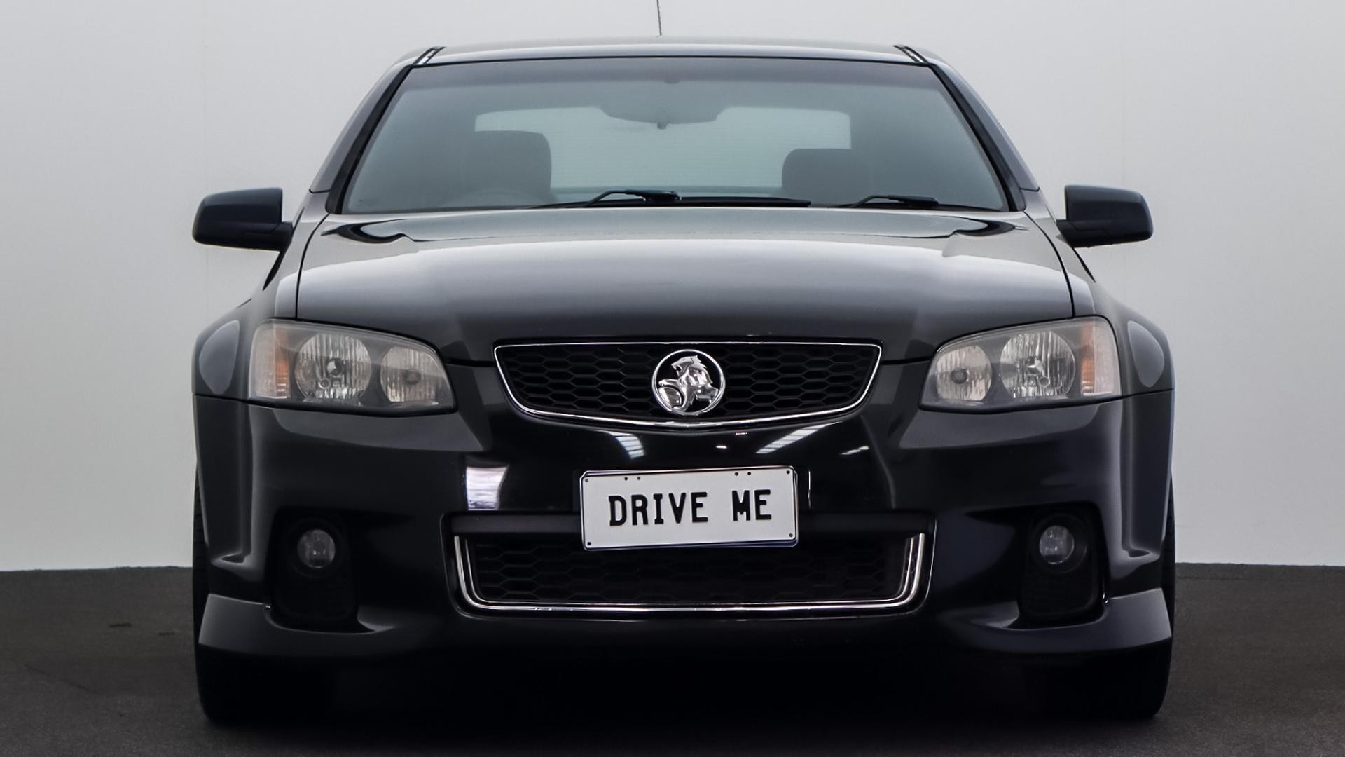 Holden Commodore image 2