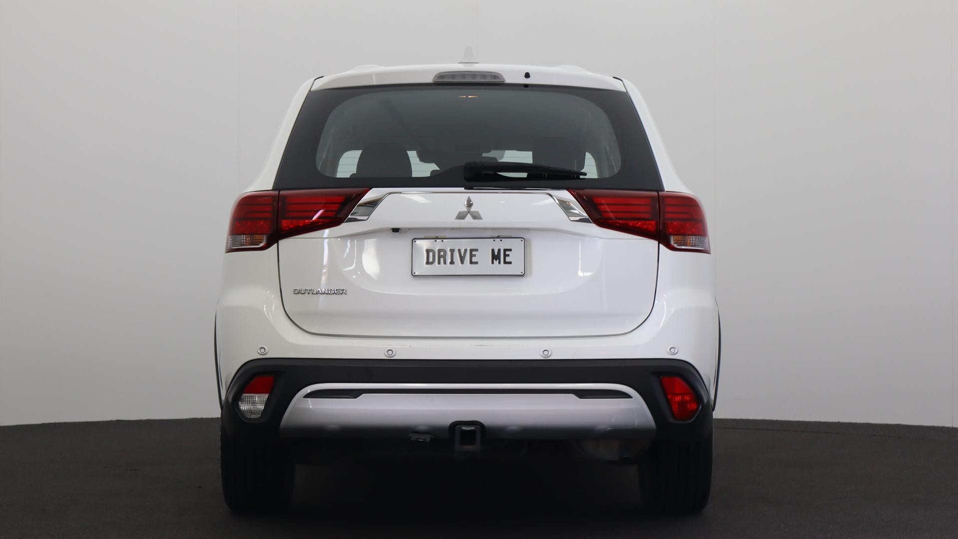 Mitsubishi Outlander image 3