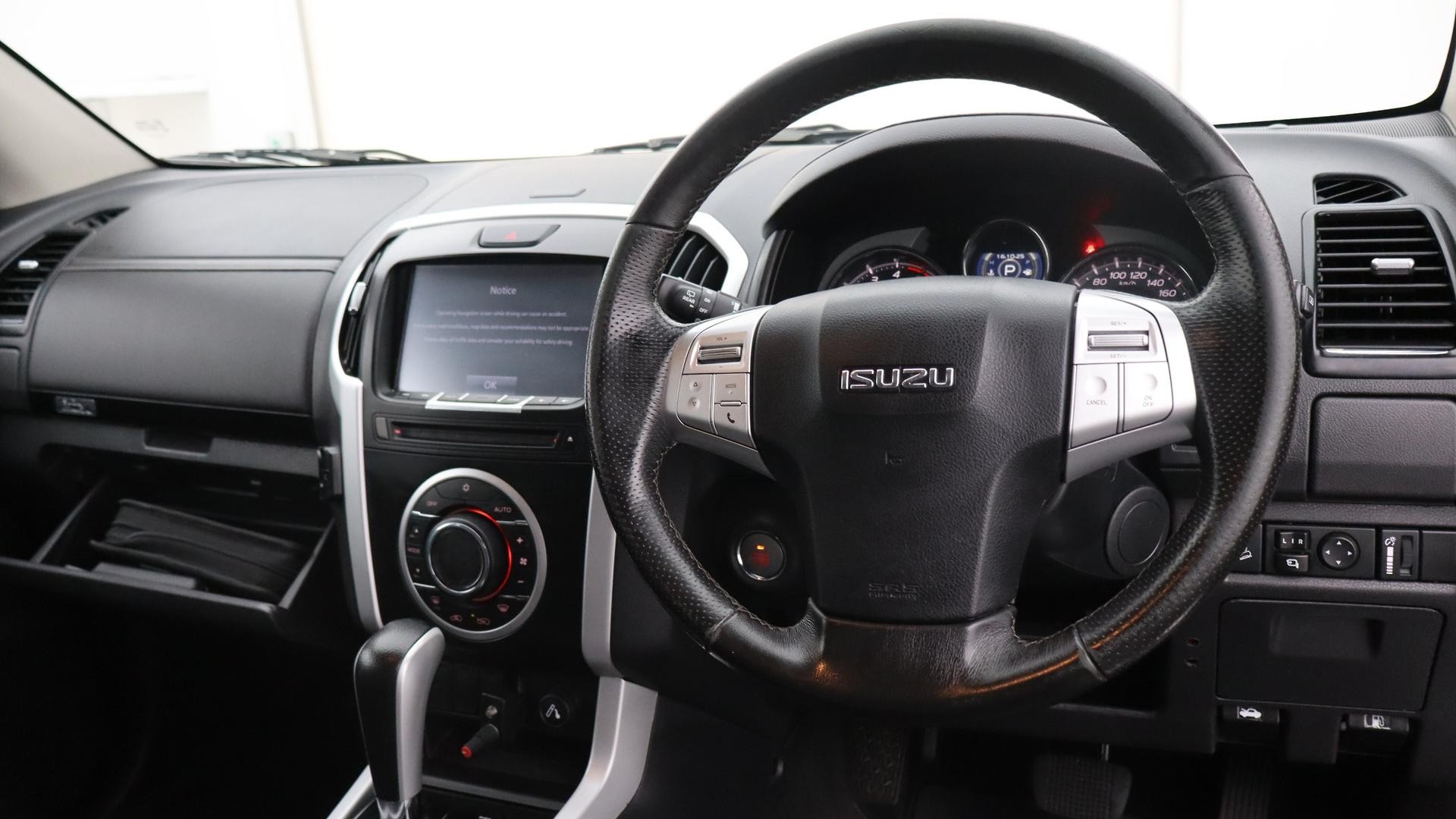 Isuzu Mu-x image 4