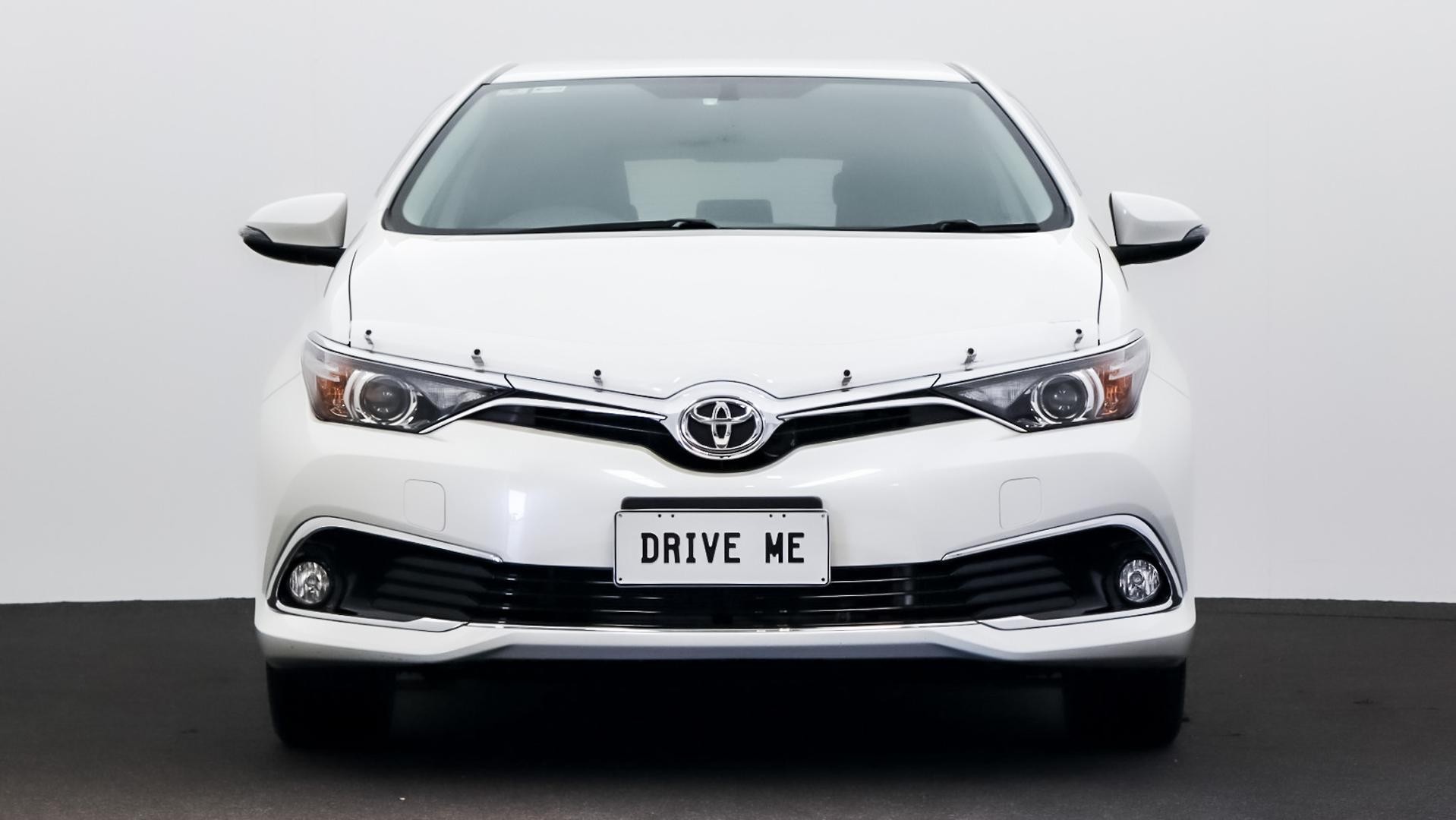 Toyota Corolla image 2