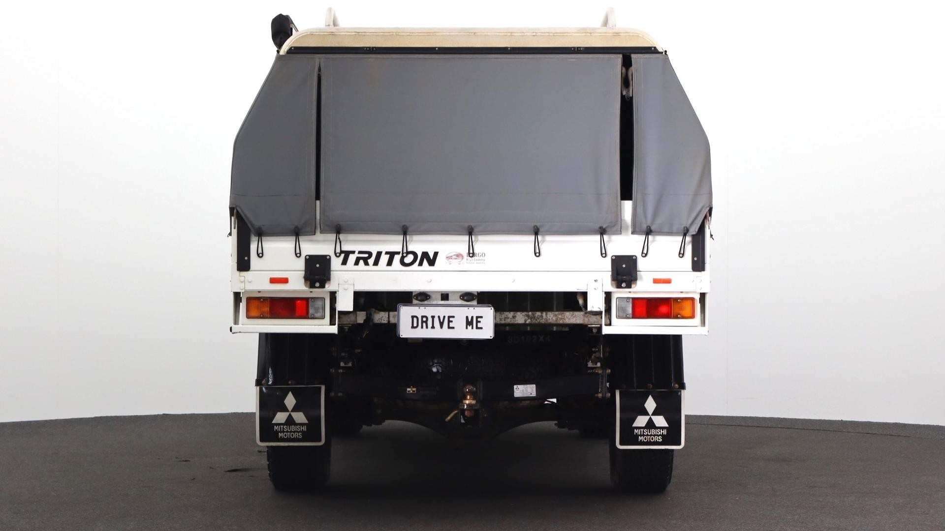 Mitsubishi Triton image 3