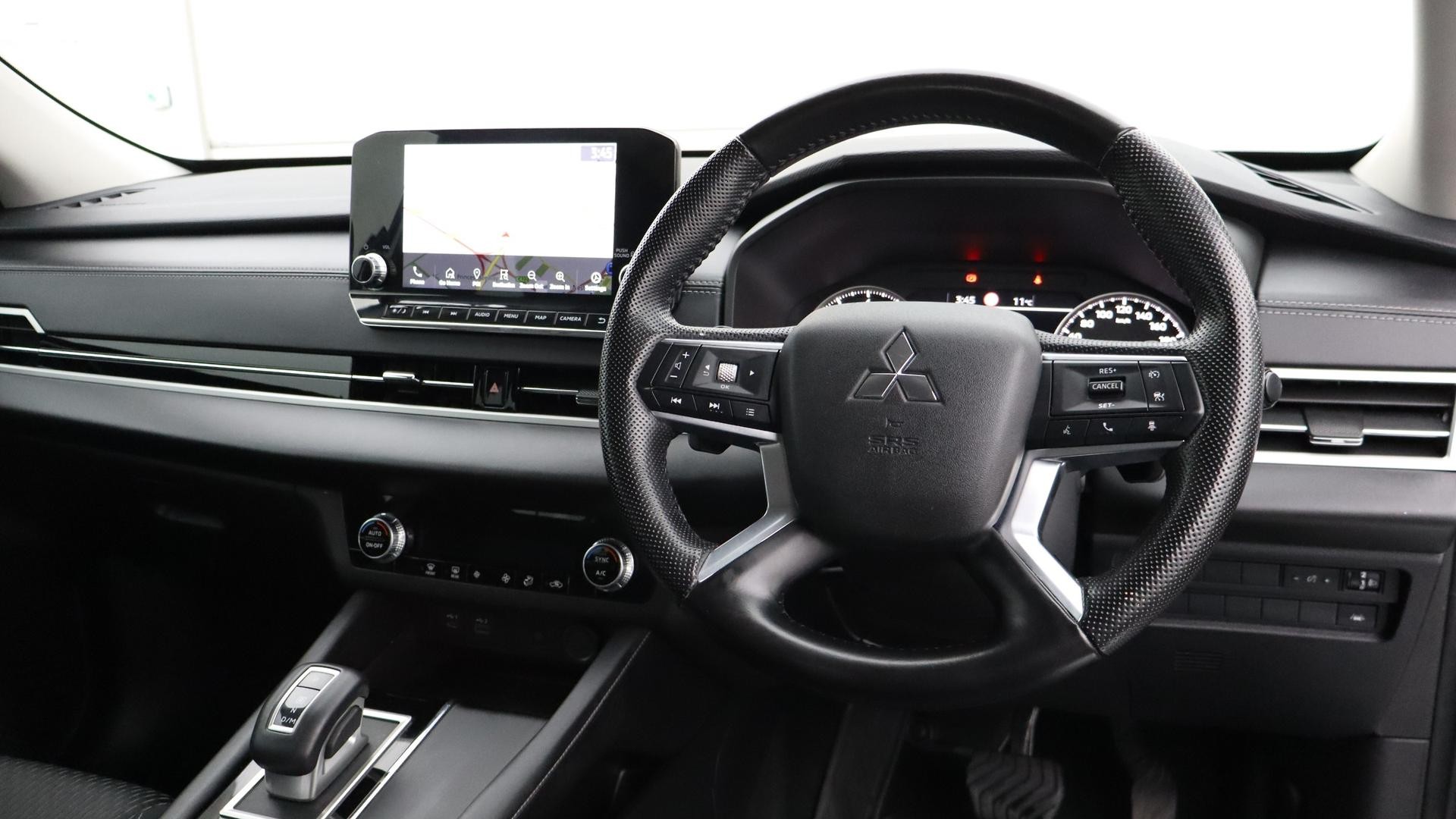 Mitsubishi Outlander image 4