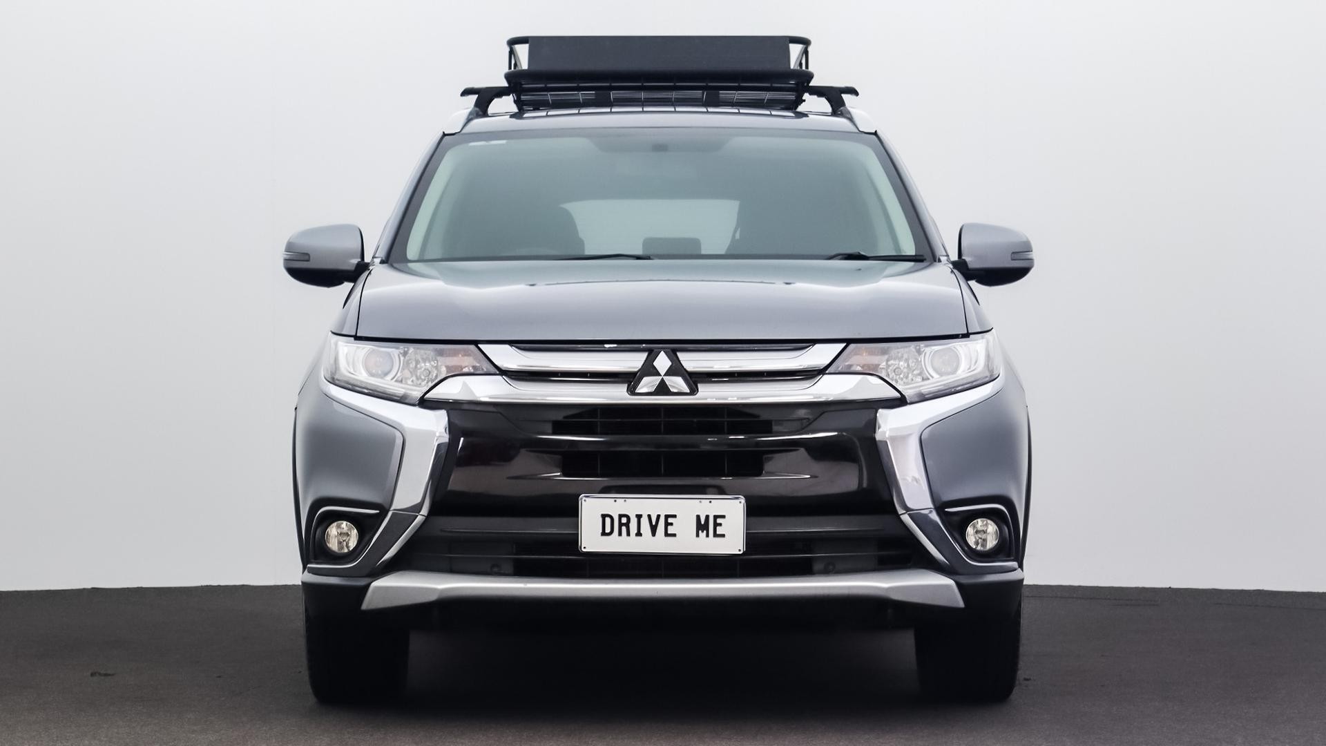 Mitsubishi Outlander image 2