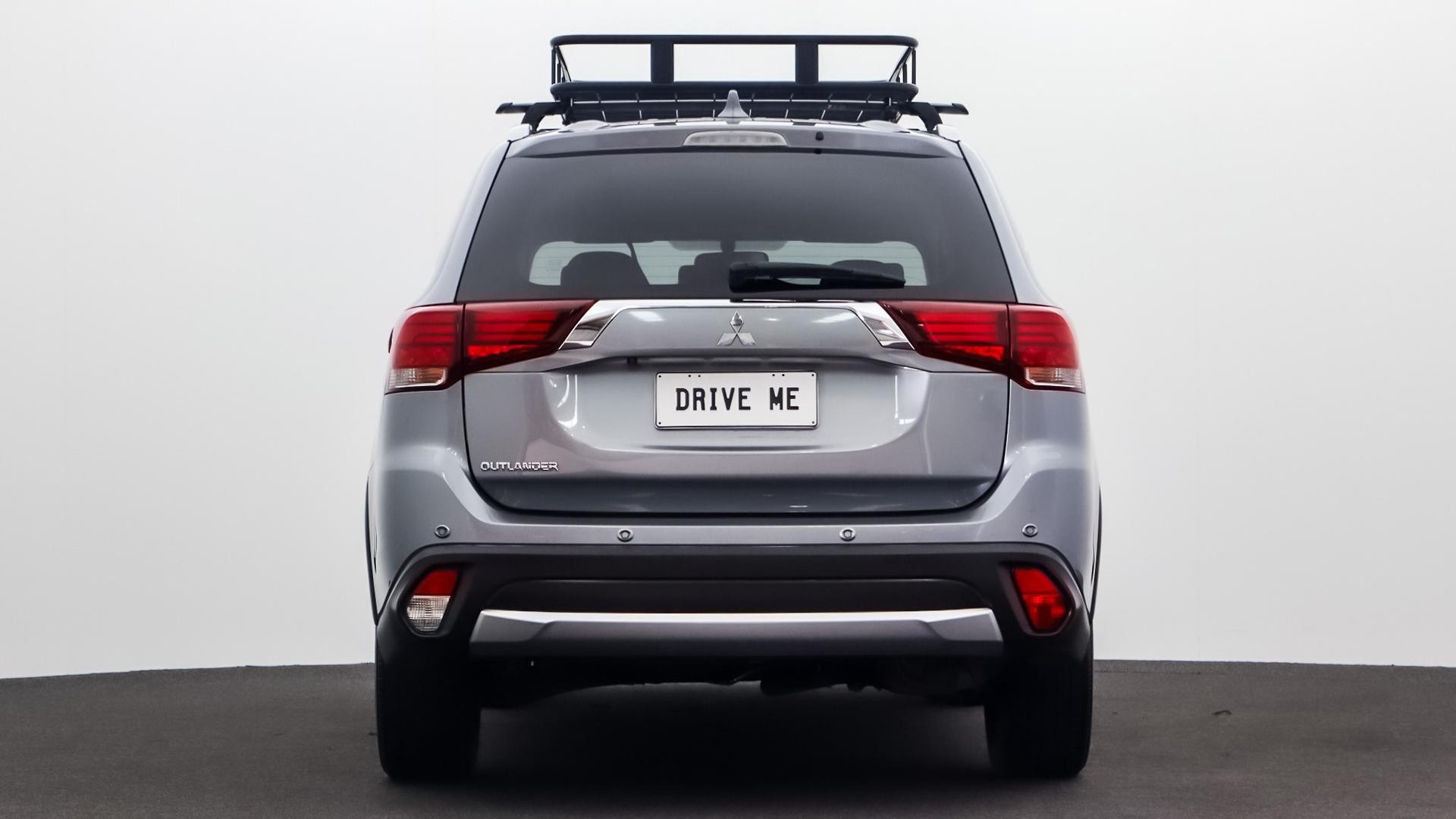 Mitsubishi Outlander image 3