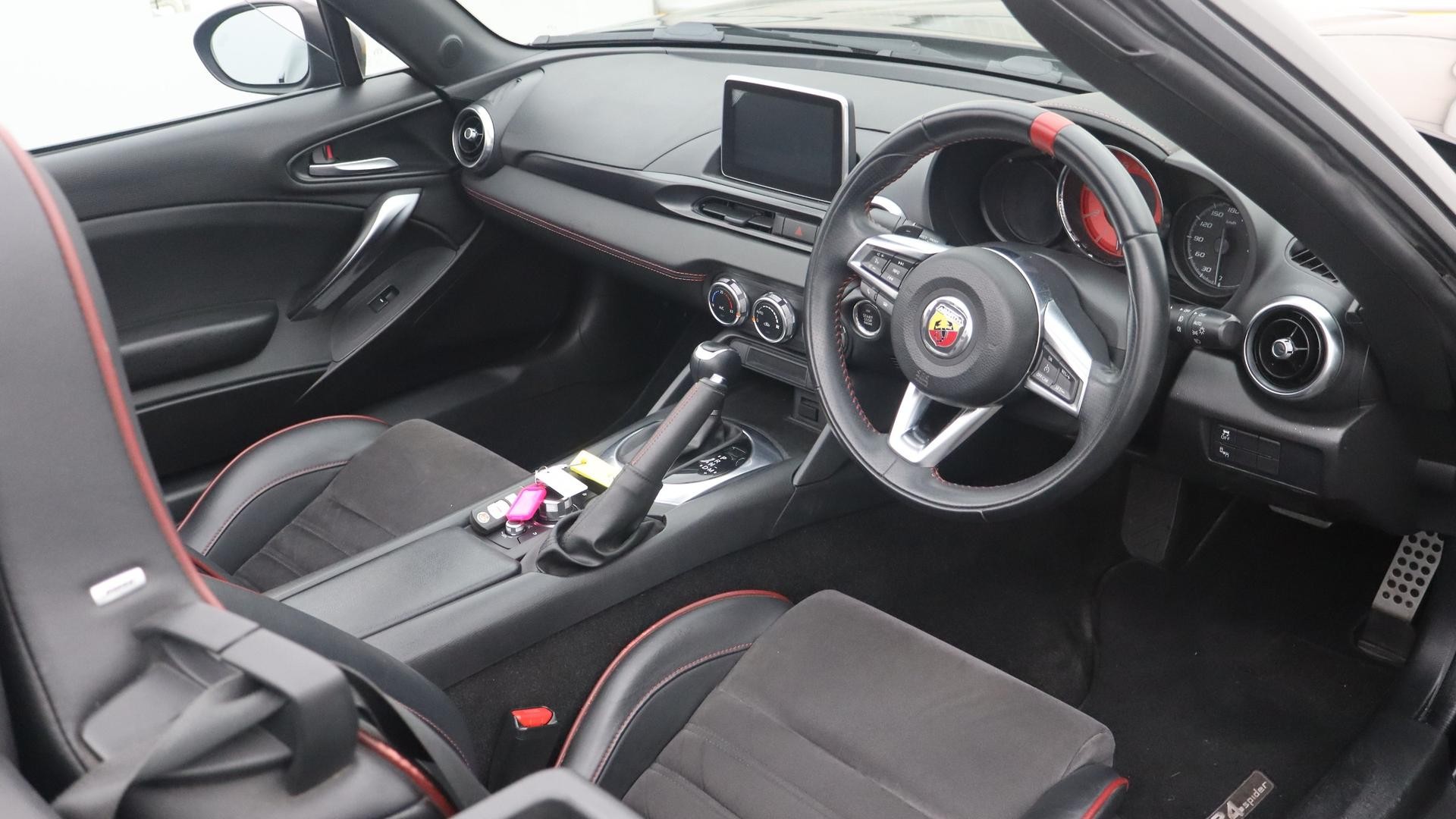 Abarth 124 image 4