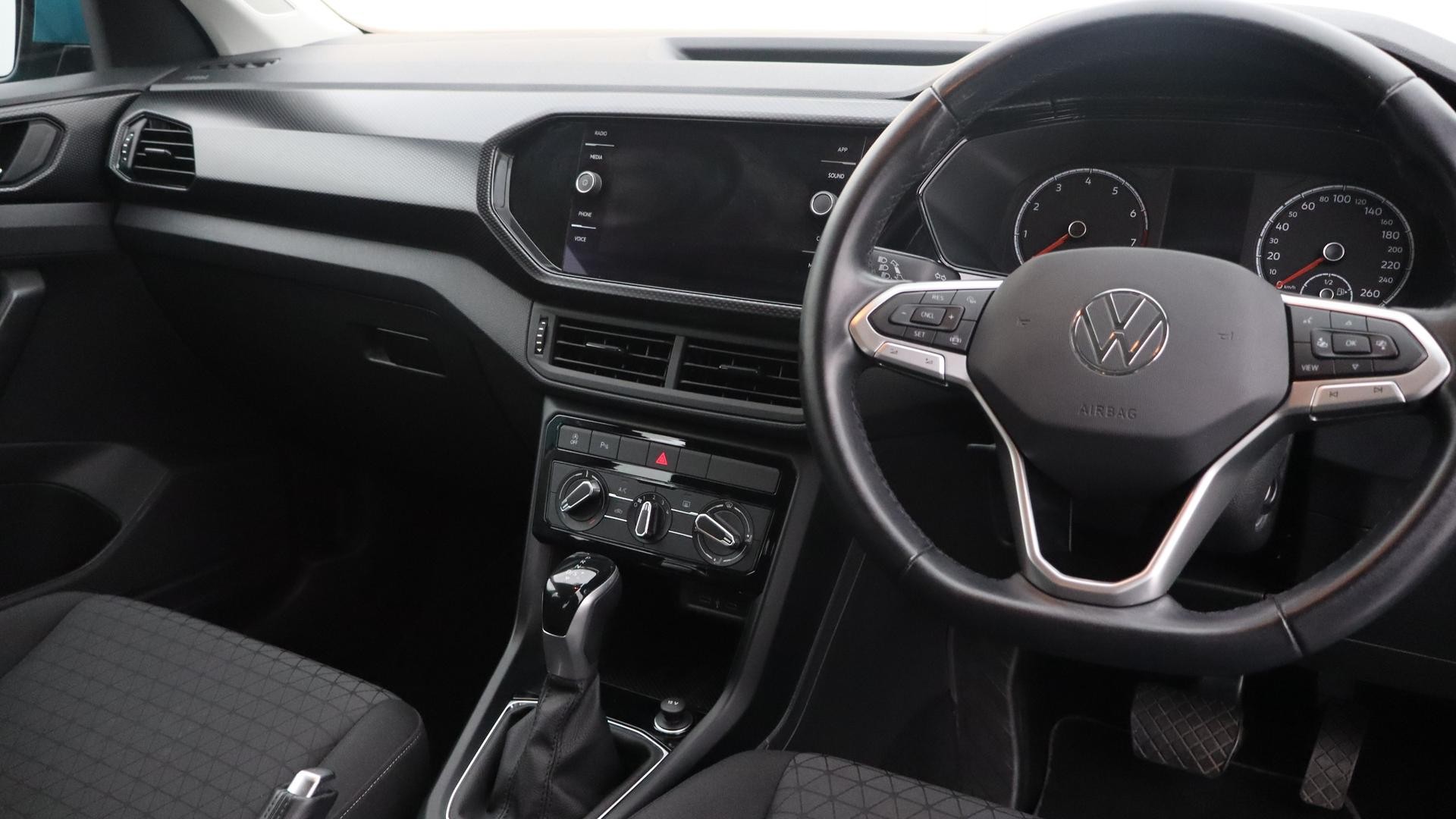 Volkswagen T-cross image 4