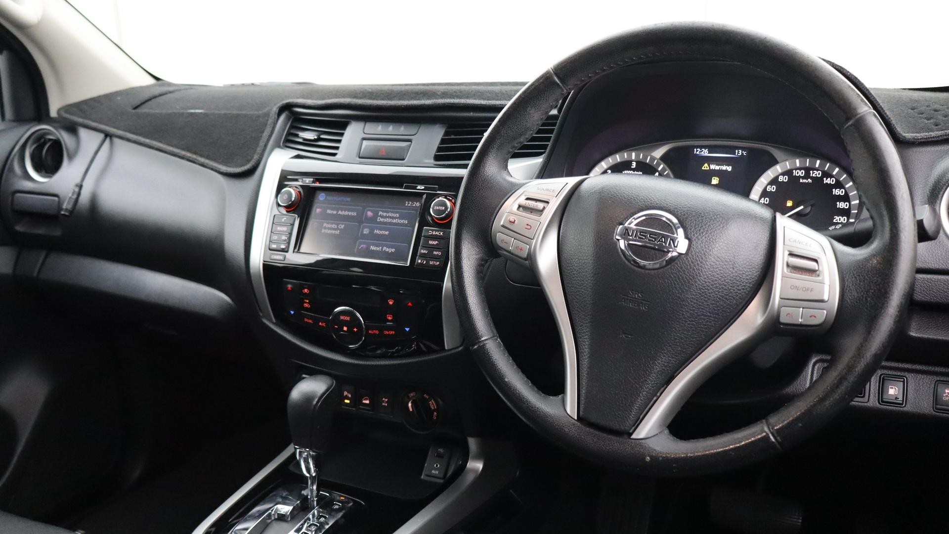 Nissan Navara image 4