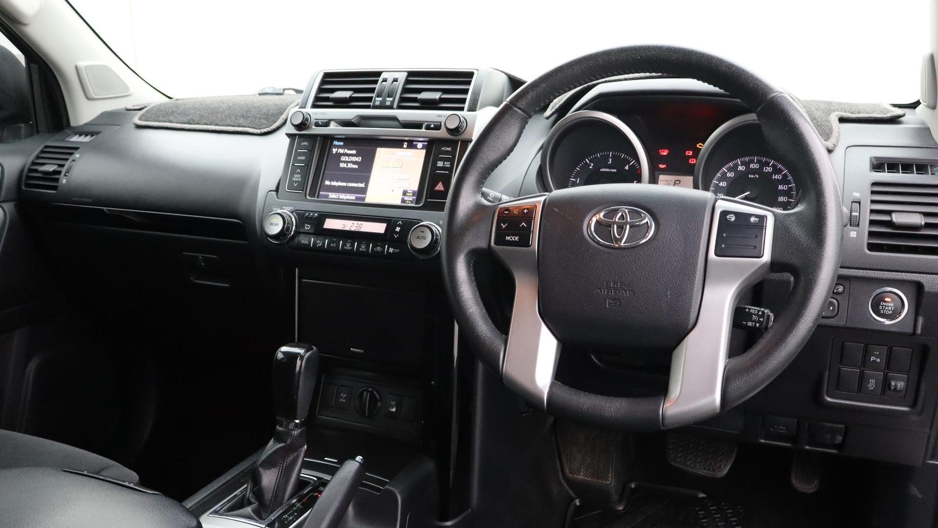 Toyota Landcruiser Prado image 4