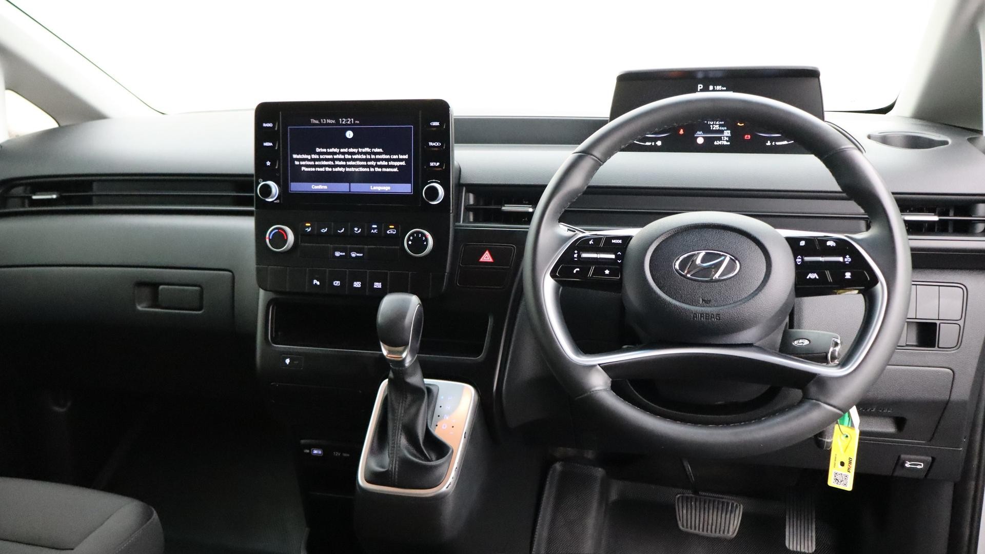 Hyundai Staria Load image 3