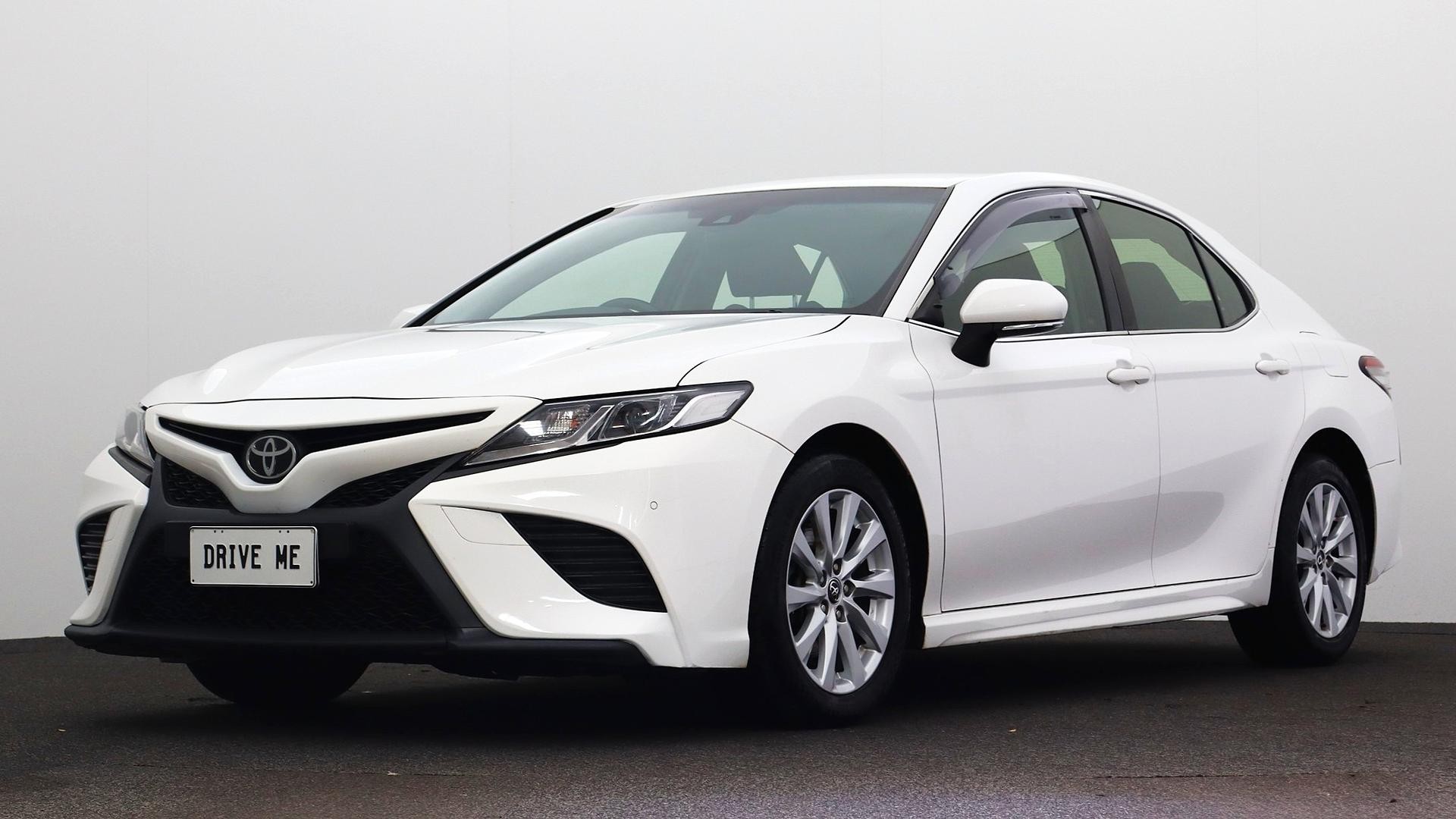 Toyota Camry image 1