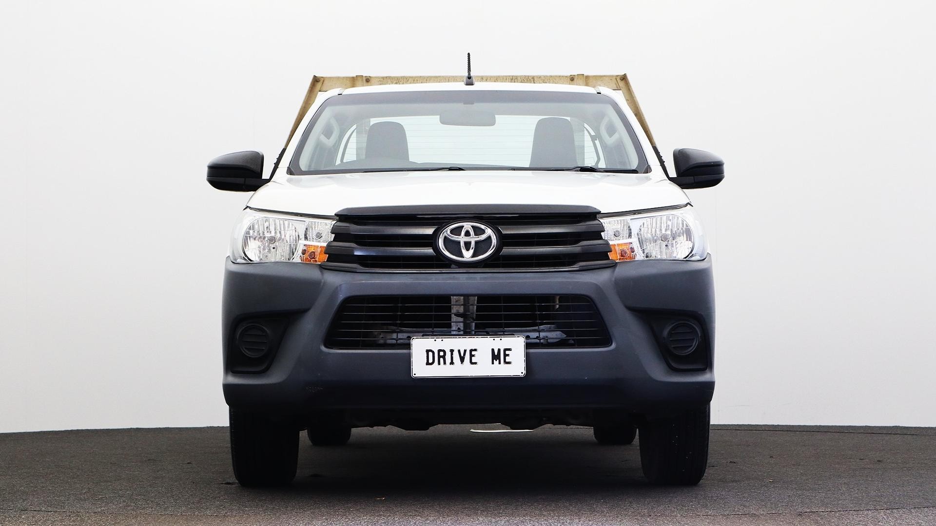Toyota Hilux image 2