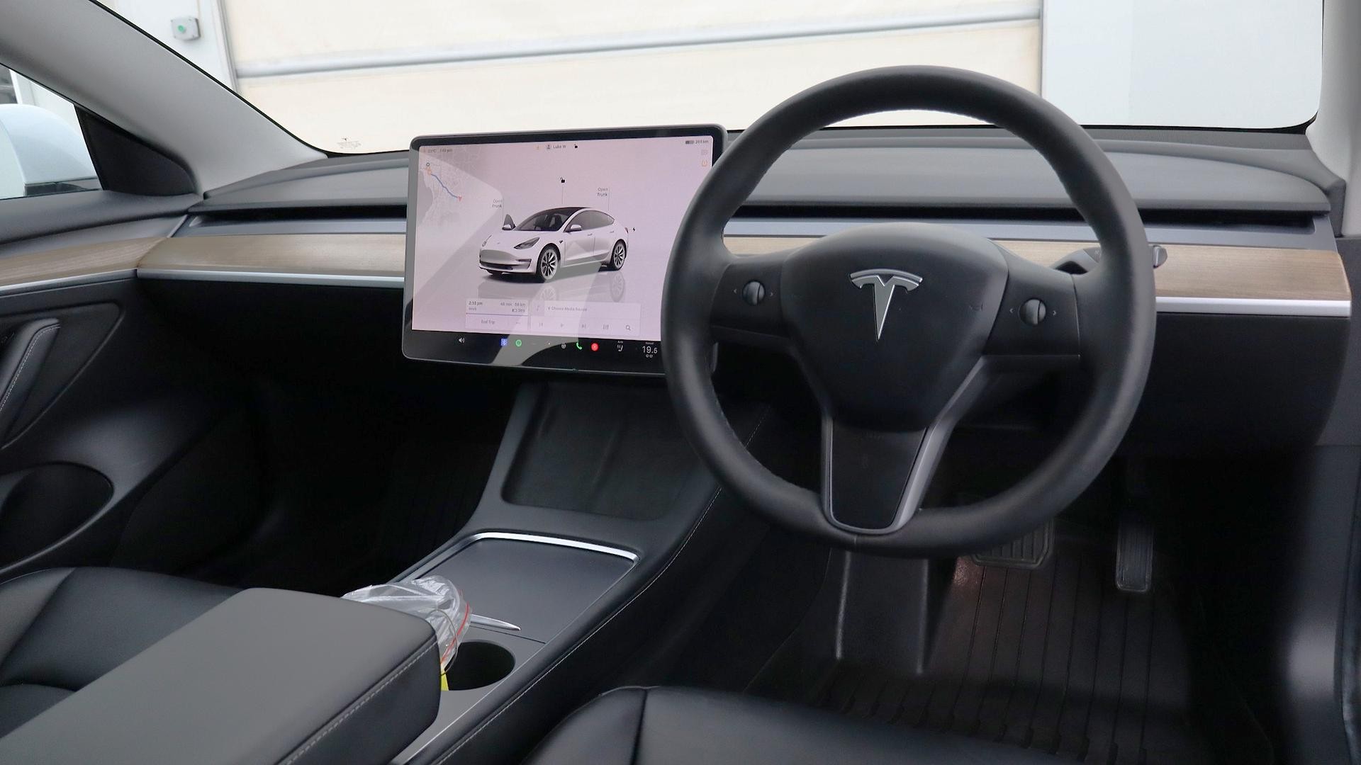 Tesla Model 3 image 4