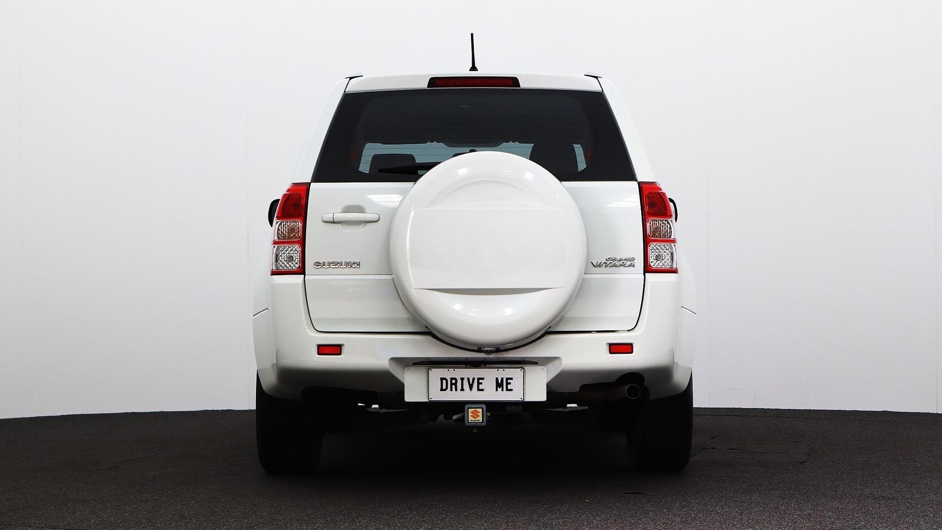 Suzuki Grand Vitara image 3