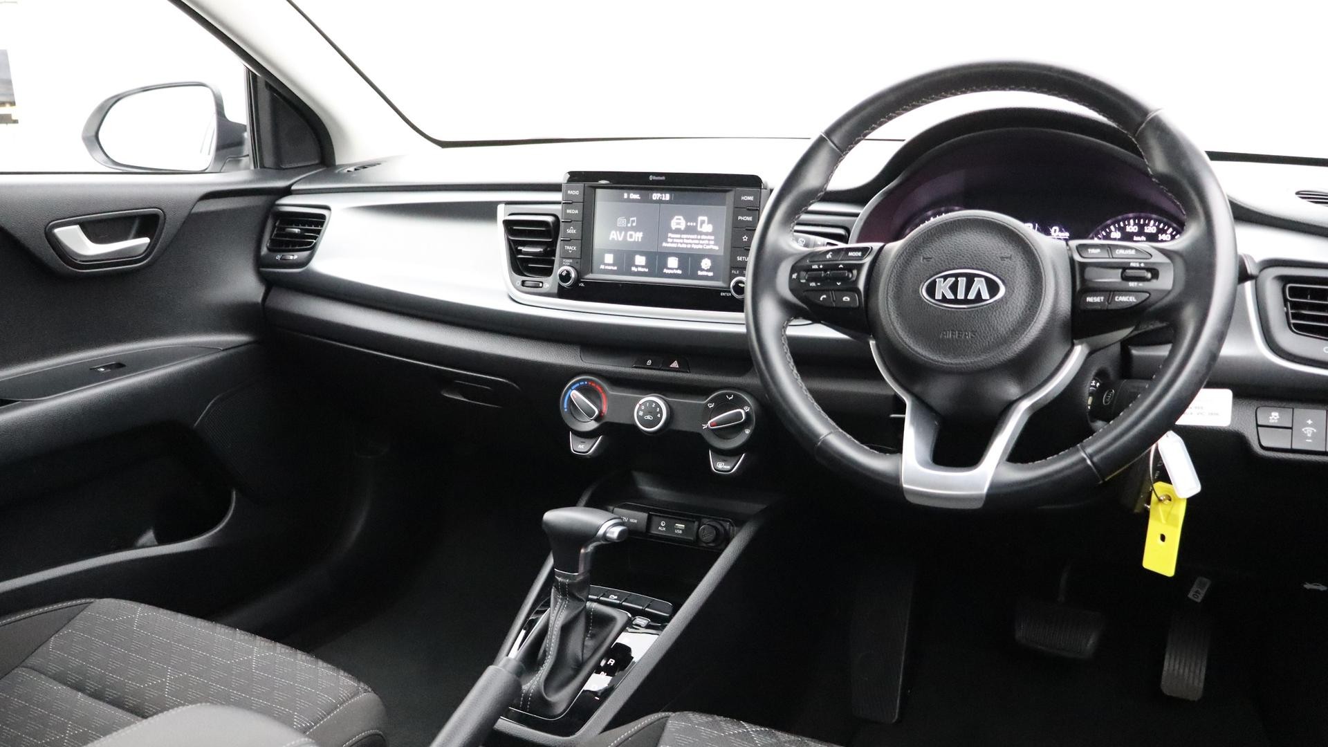 Kia Rio image 4