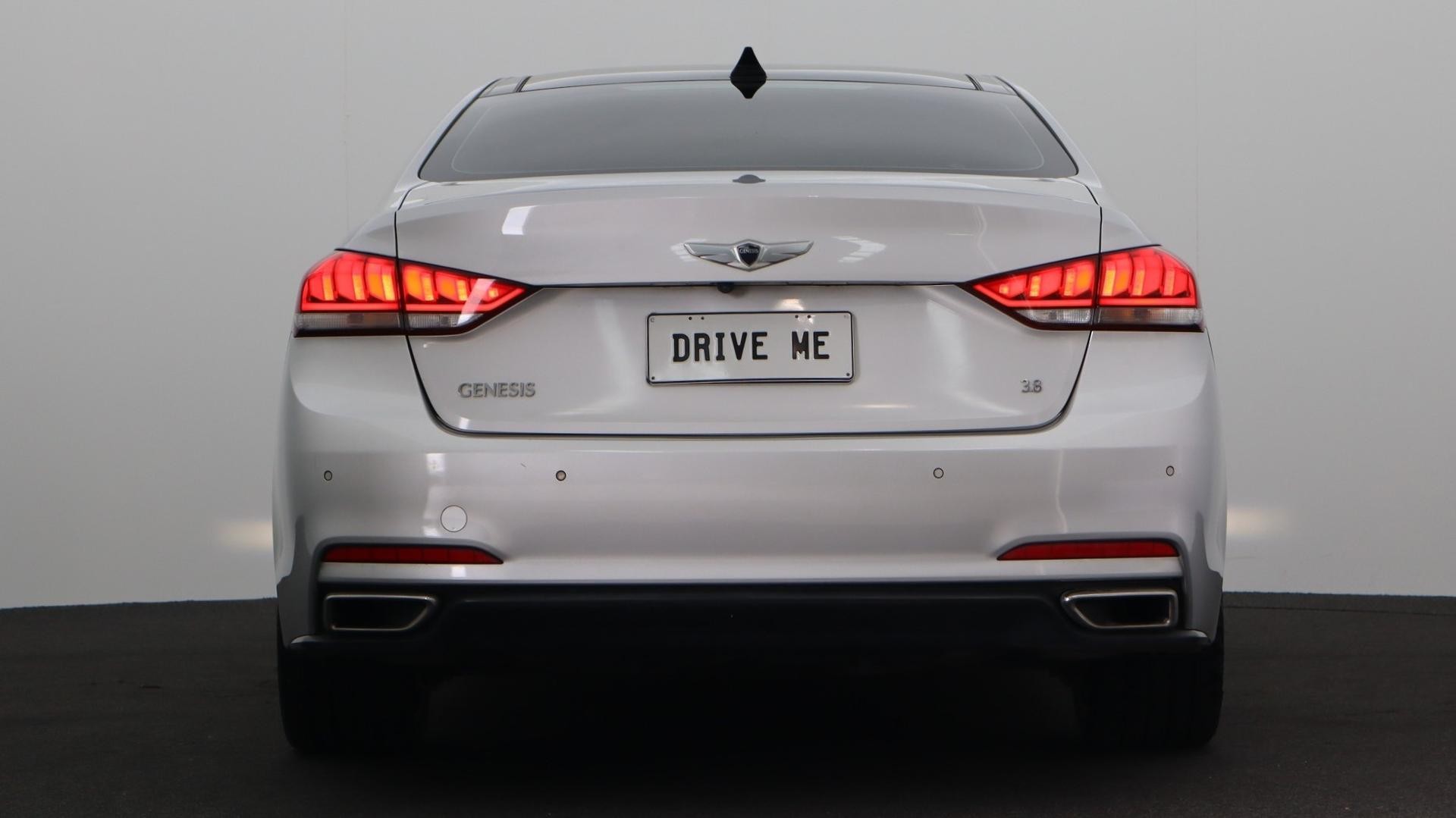 Hyundai Genesis image 3