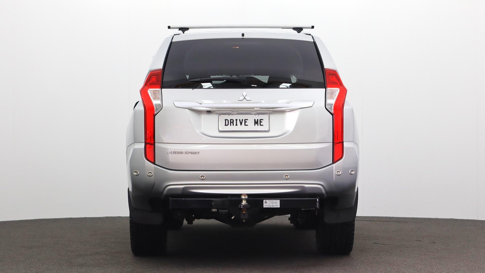 Mitsubishi Pajero Sport image 3