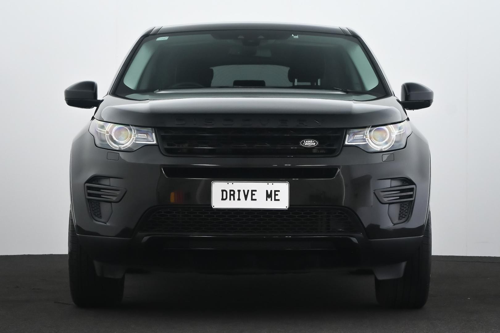 Land Rover Discovery Sport image 2