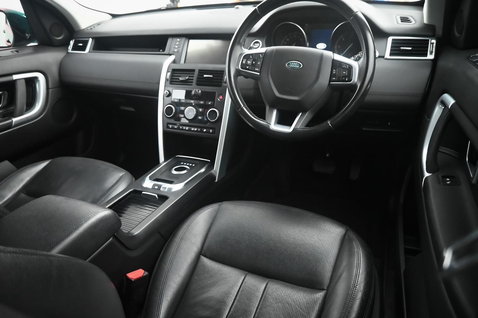 Land Rover Discovery Sport image 4