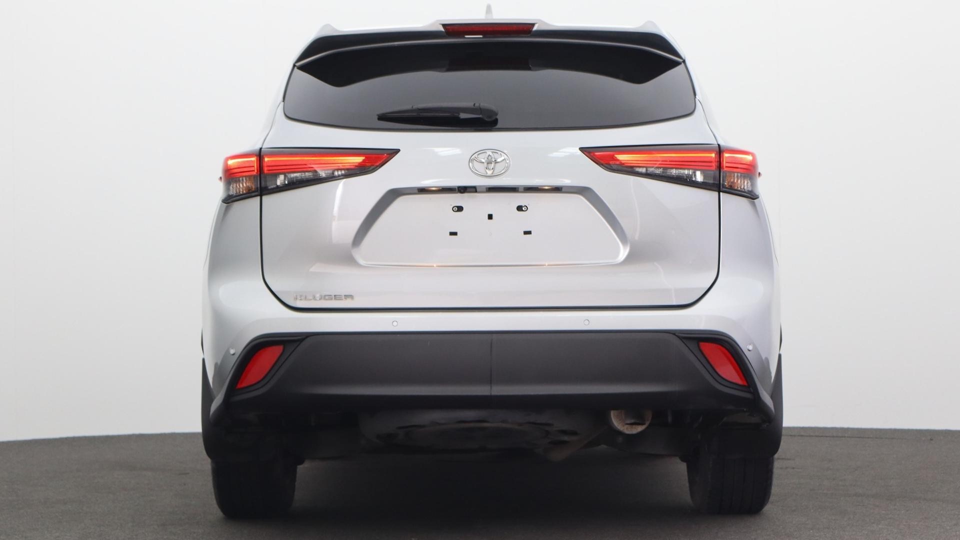 Toyota Kluger image 3