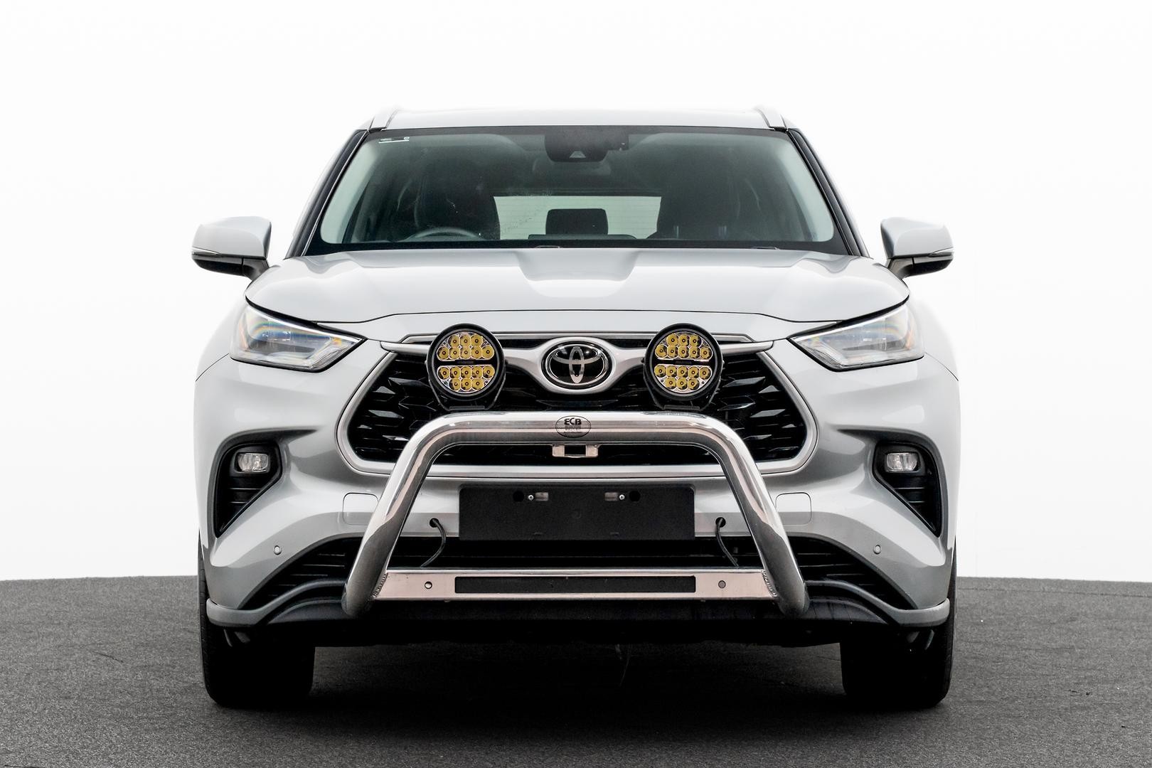 Toyota Kluger image 2