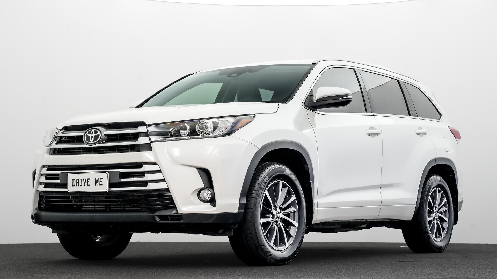 Toyota Kluger image 1