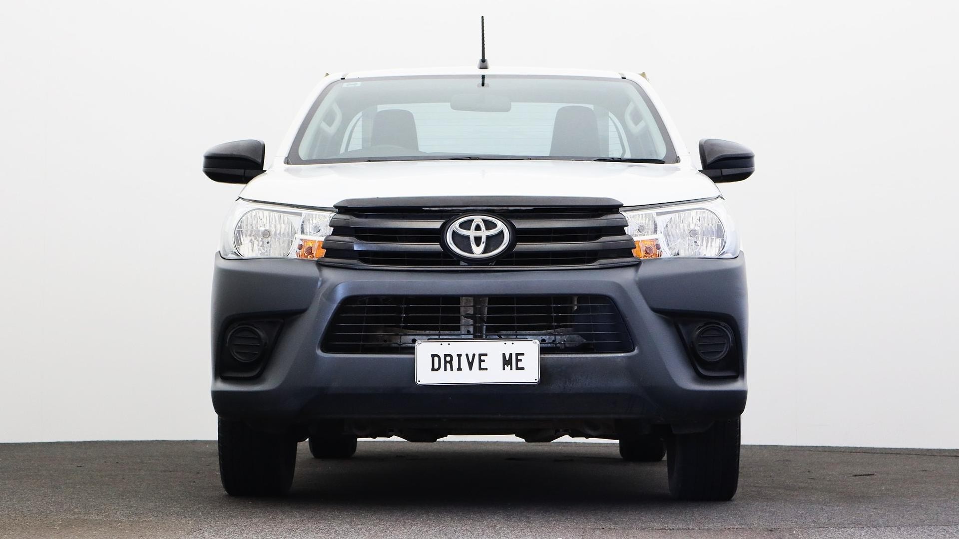 Toyota Hilux image 2