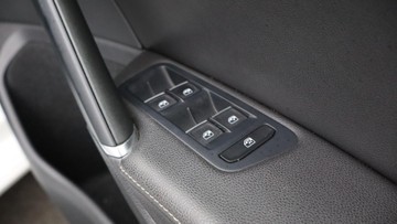 https://dvg-vehicle-assets.s3.amazonaws.com/C3370/3kyxw44s9668lk7bbe708u4i3.jpg