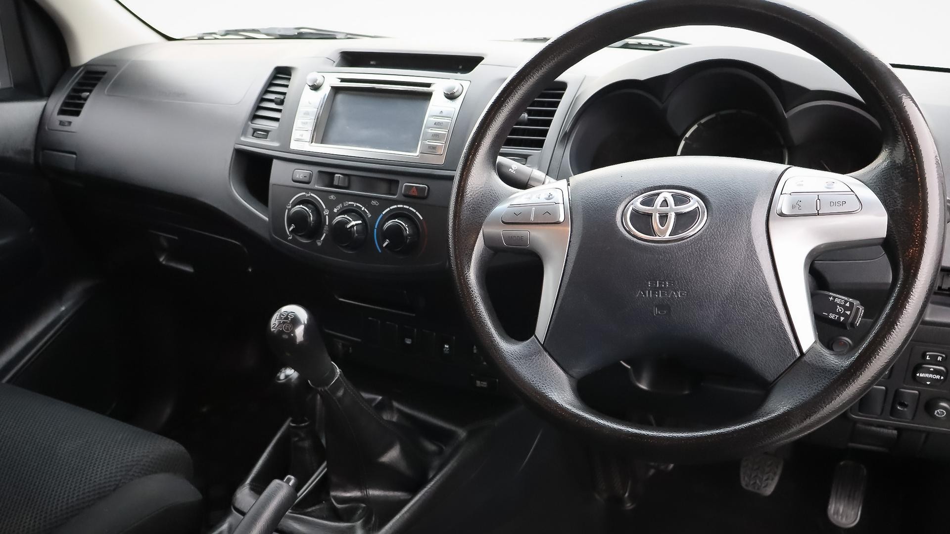 Toyota Hilux image 4