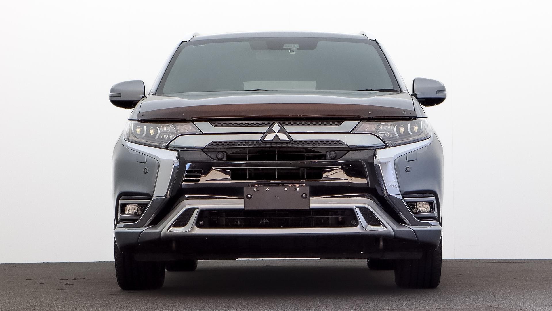 Mitsubishi Outlander image 2