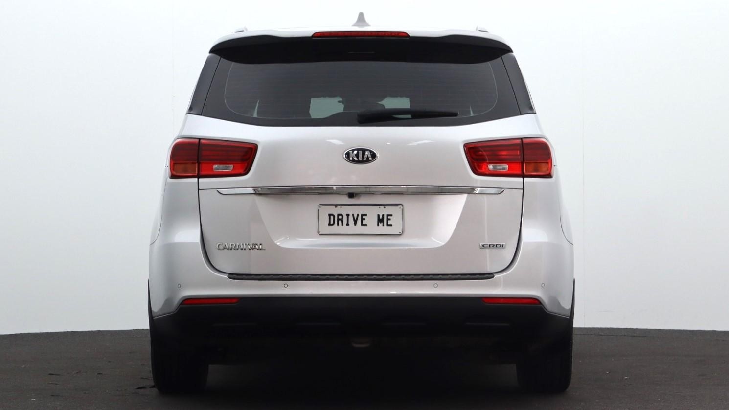 Kia Carnival image 3