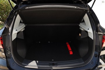 https://dvg-vehicle-assets.s3.amazonaws.com/C34494/e6vzuxj5e2xjm206emscsht78.jpg
