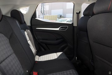 https://dvg-vehicle-assets.s3.amazonaws.com/C34494/vg3l2k9ymixa6wkcwgpvp104d.jpg