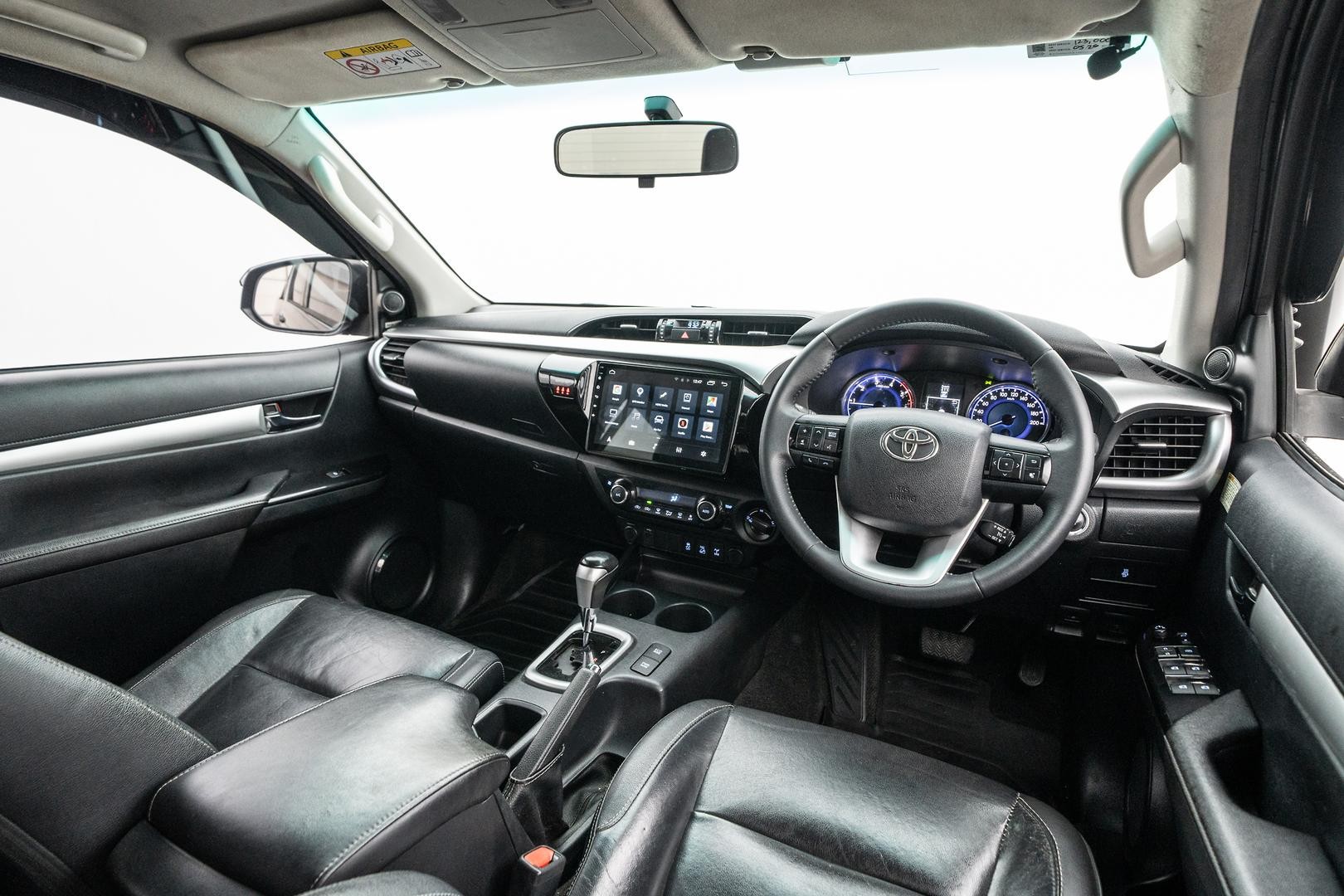 Toyota Hilux image 4