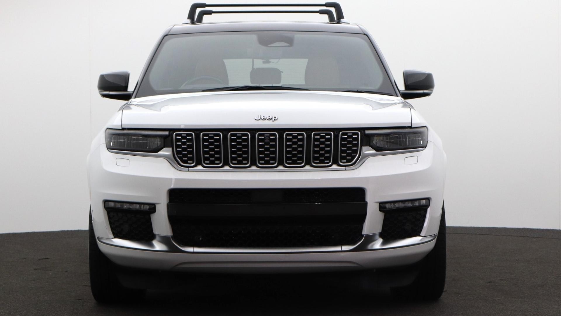 Jeep Grand Cherokee image 2