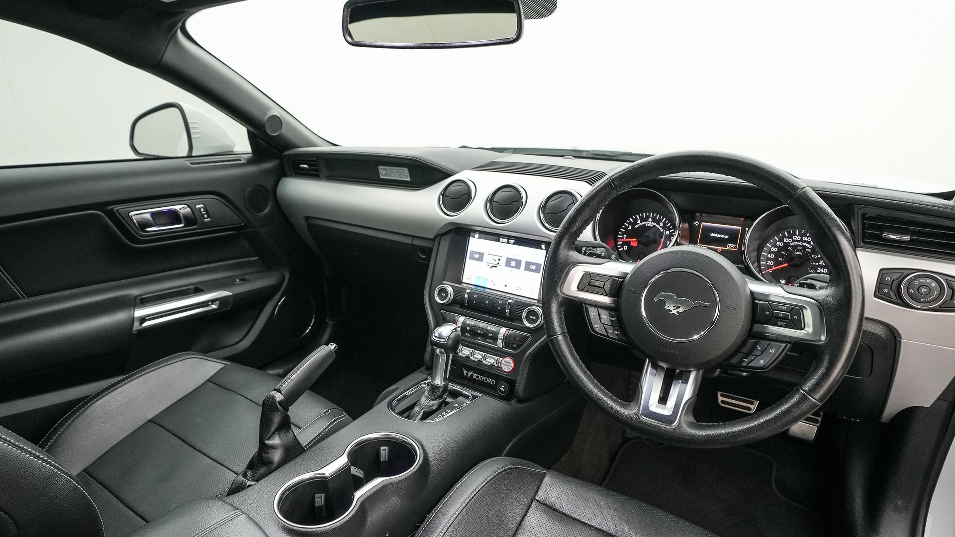 Ford Mustang image 4