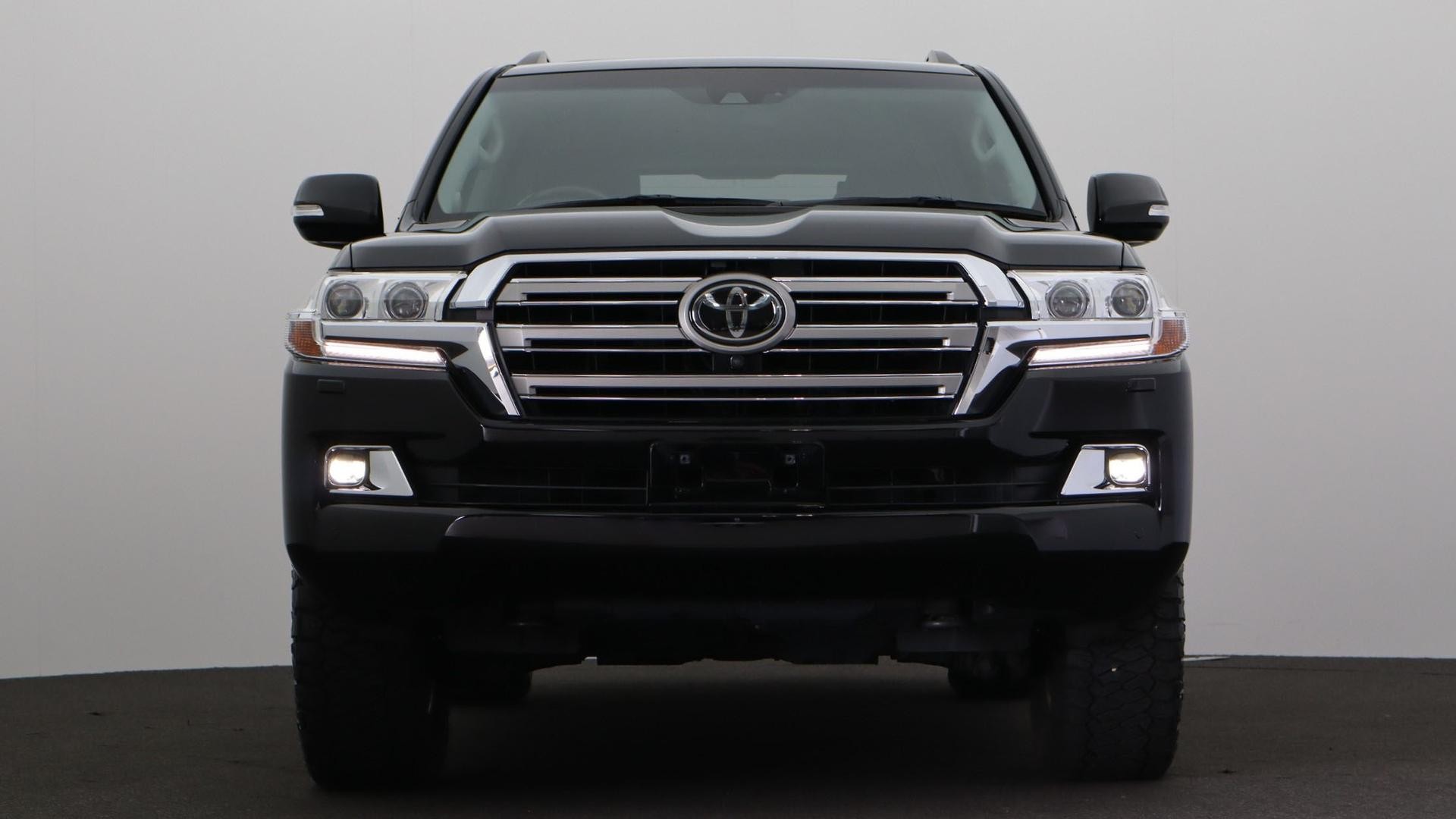 Toyota Landcruiser image 2