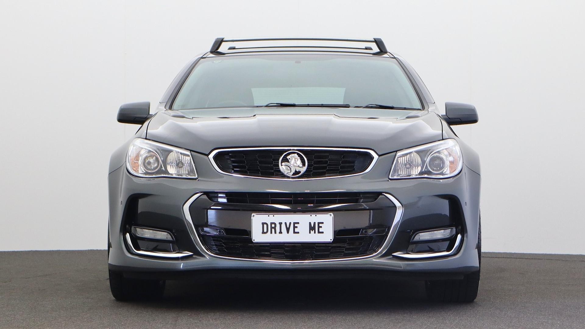 Holden Commodore image 2