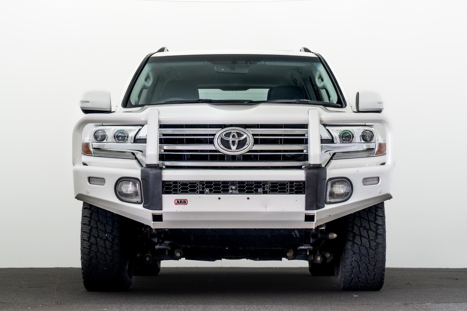 Toyota Landcruiser image 2