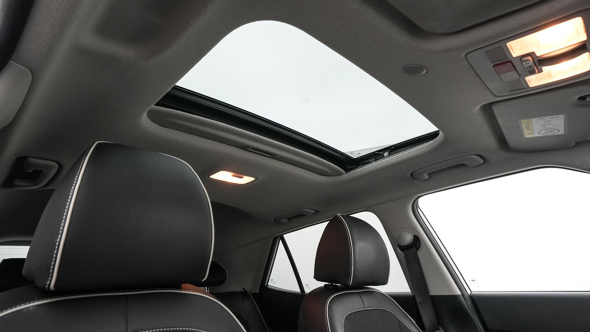 Hyundai Venue image 4