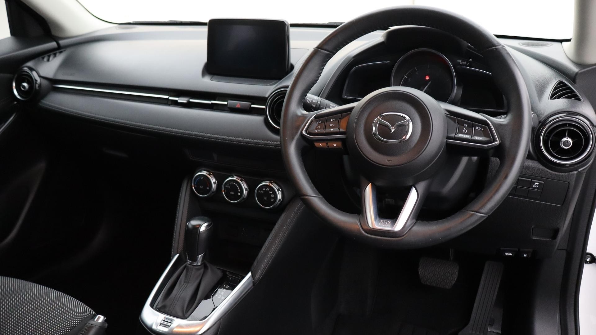 Mazda 2 image 4