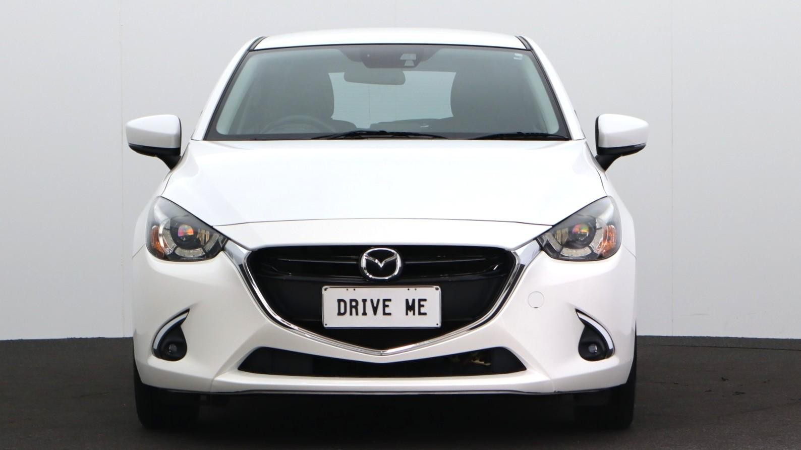 Mazda 2 image 2