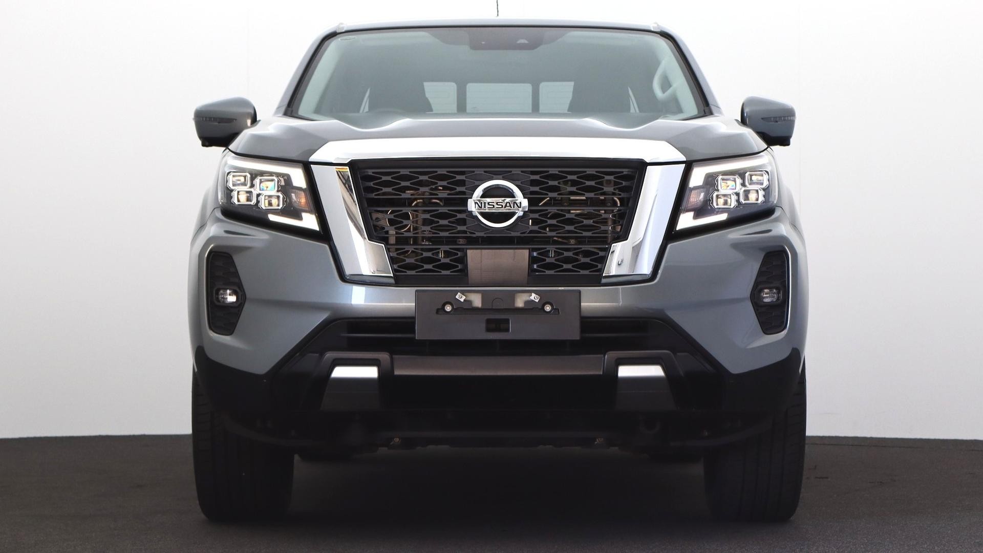 Nissan Navara image 2