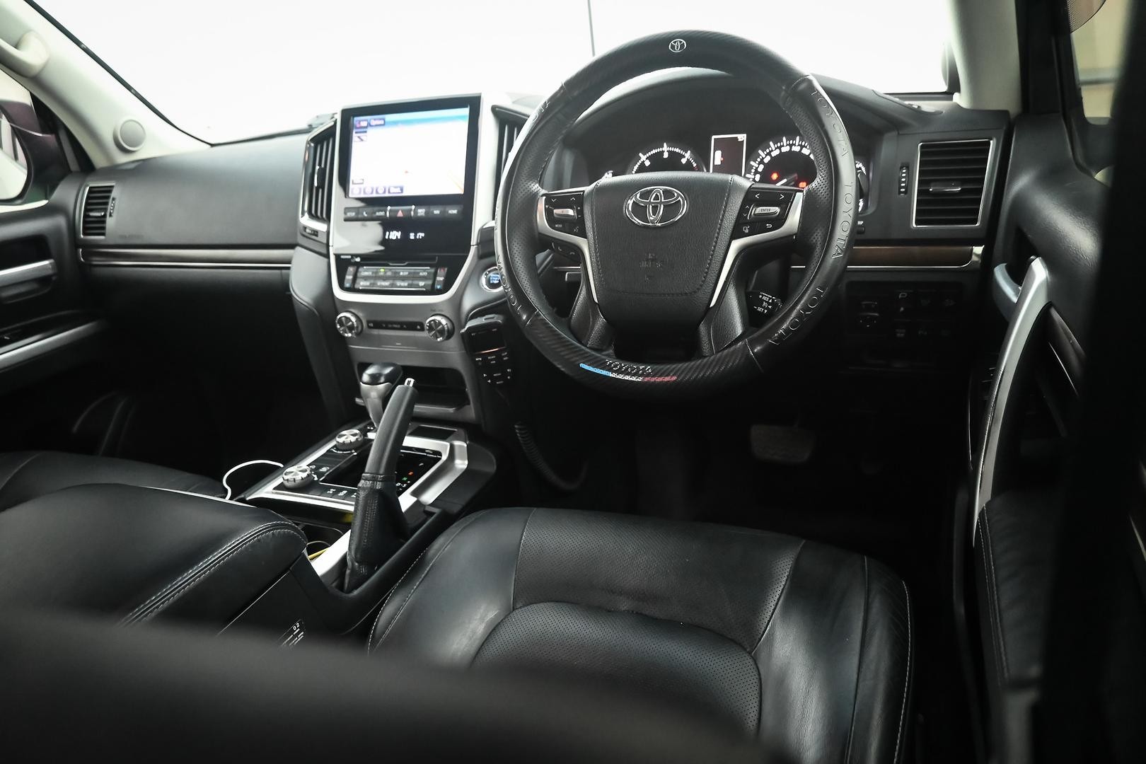 Toyota Landcruiser image 4