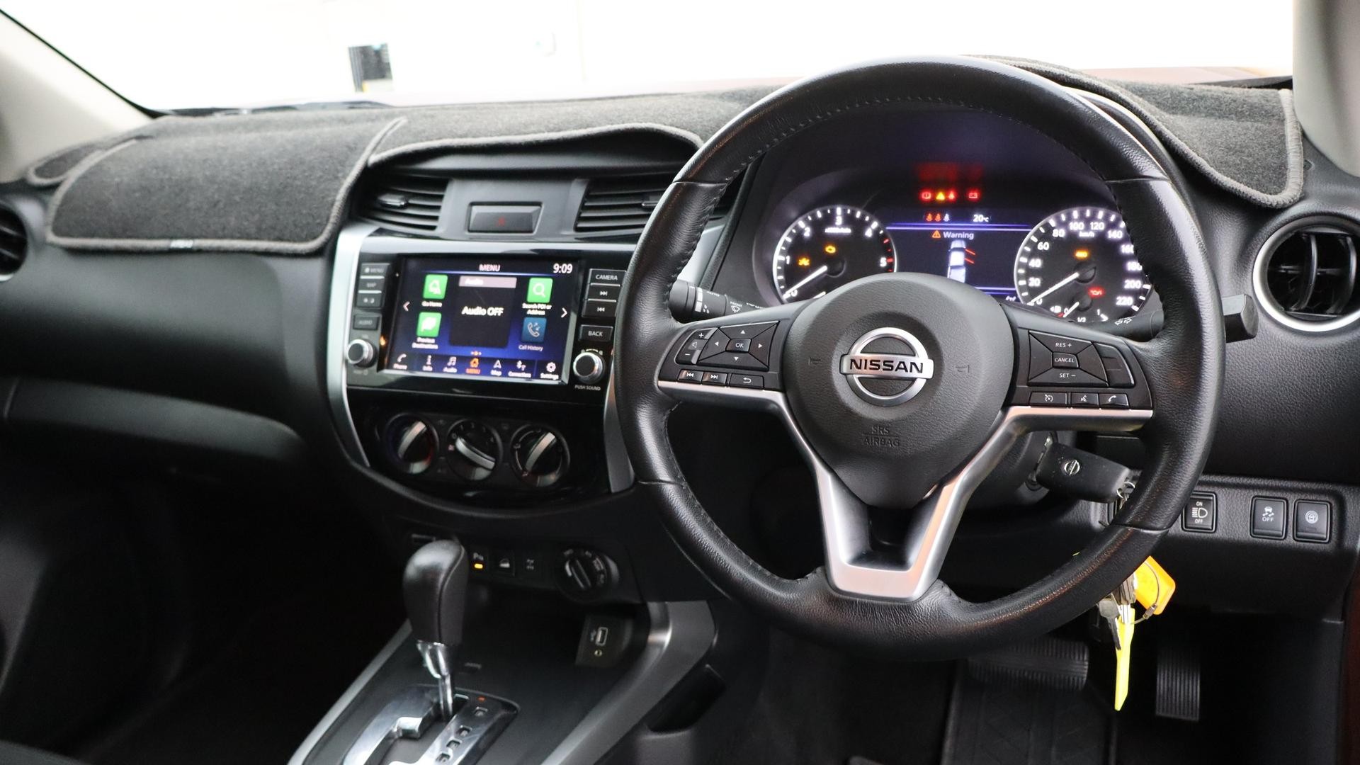 Nissan Navara image 4