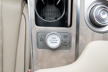 https://dvg-vehicle-assets.s3.amazonaws.com/C3699/eog9vnmjoelid8usidigifwnb.jpg