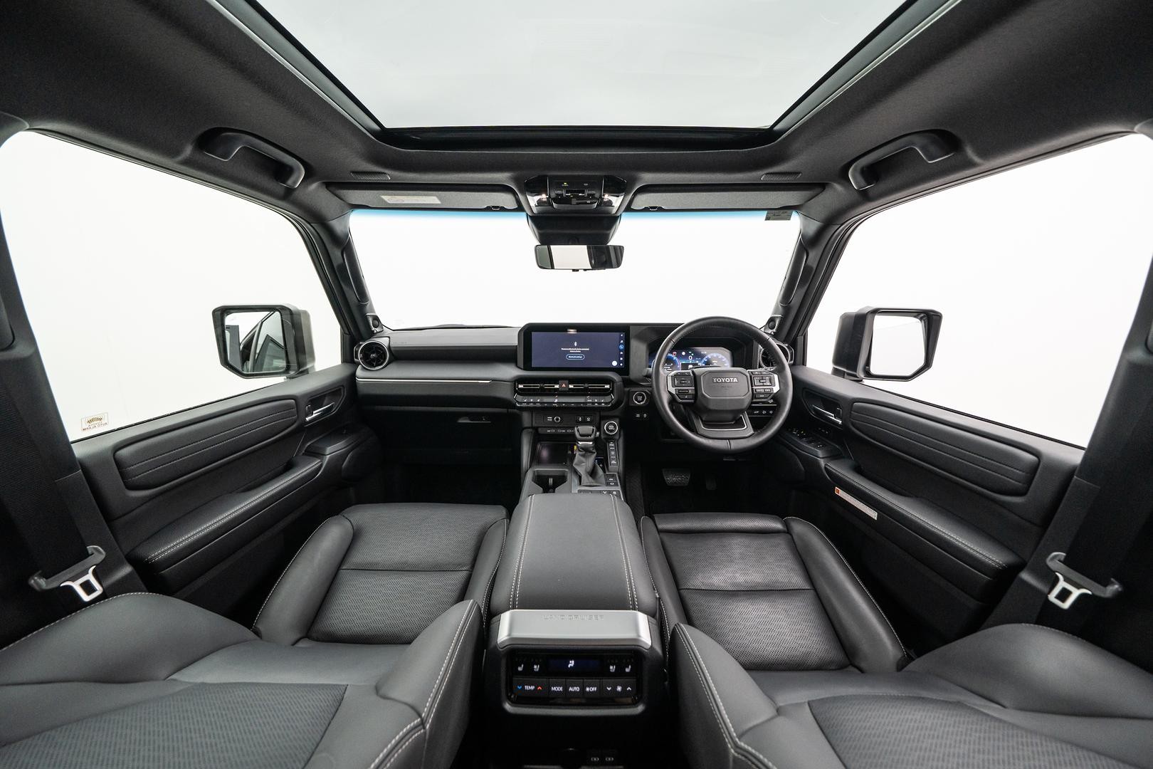 Toyota Landcruiser Prado image 4