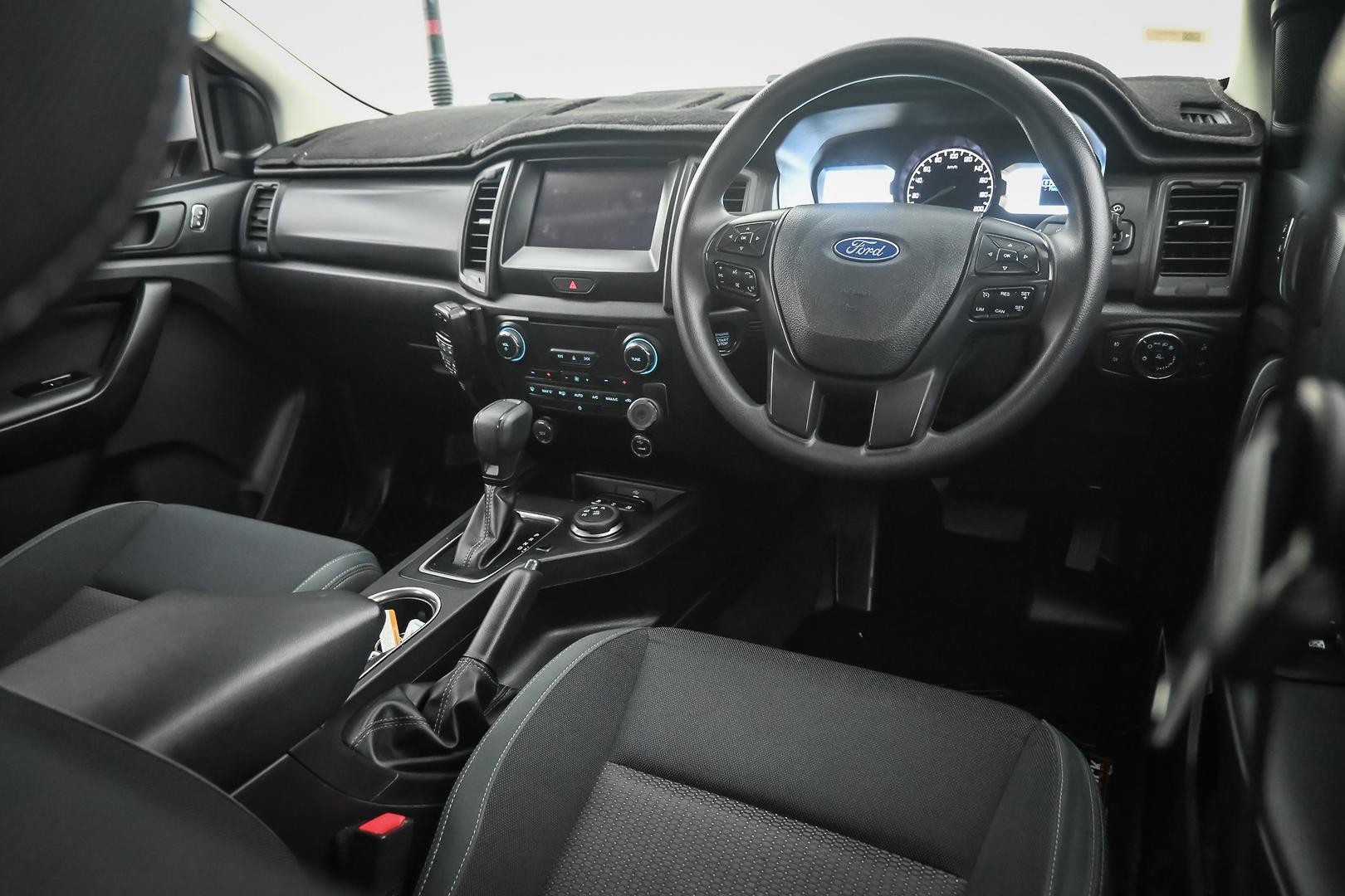 Ford Everest image 4