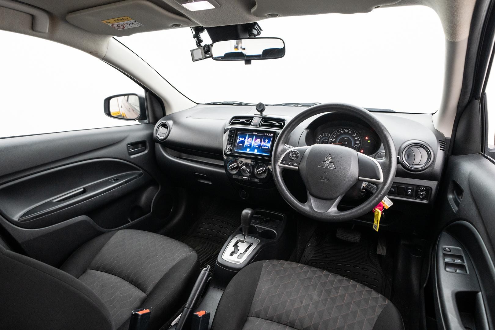 Mitsubishi Mirage image 4